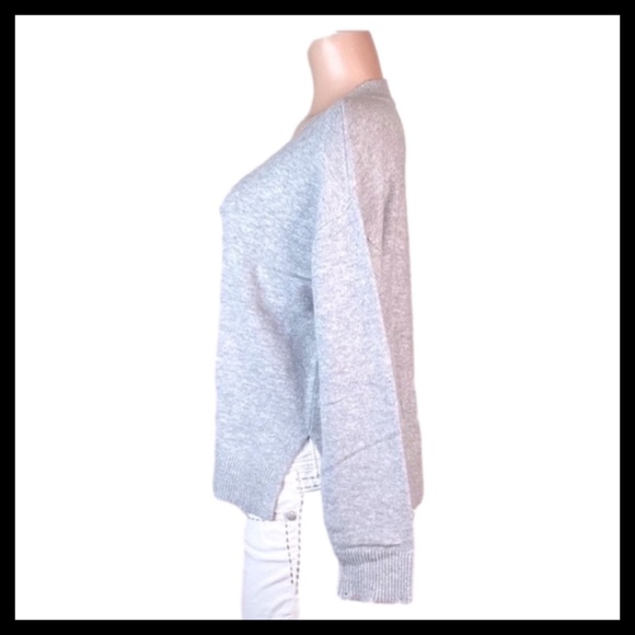 MELROSE & MARKET V - Neck Heather Gray Sweater - Picture 5 of 9